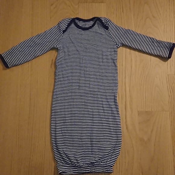 Bundle of 6 Carters nightgowns - Picture 7 of 9